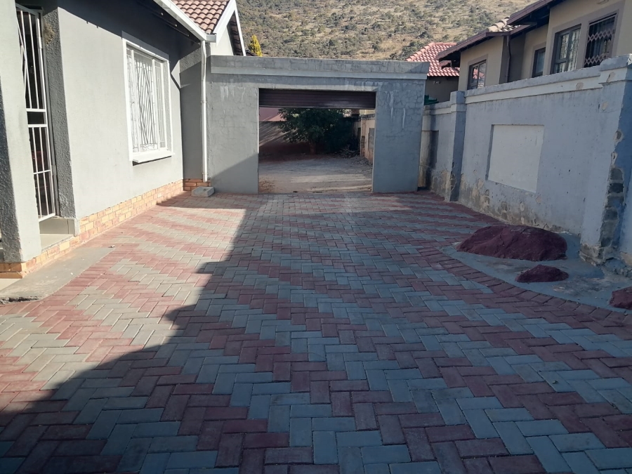 3 Bedroom Property for Sale in Tlhabane West North West